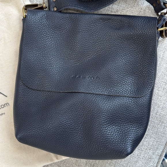 New! Calma Pebbled Leather Navy Crossbody Bag - Picture 8 of 9